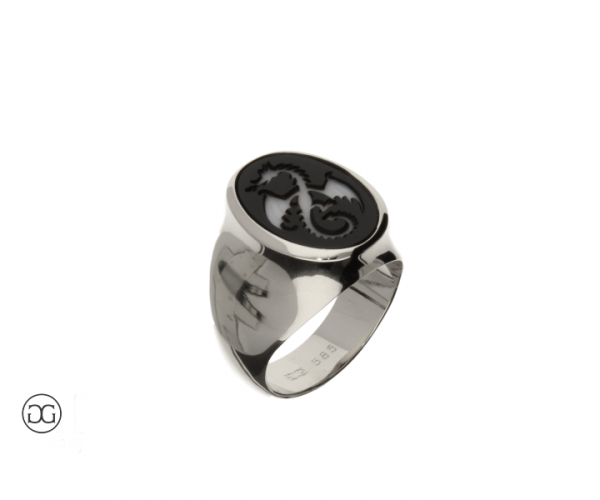 Herrenring Achat mit Reliefgravur